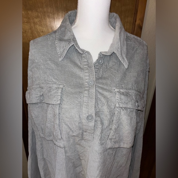 American Eagle Light Gray Corduroy Shirt - Picture 5 of 9